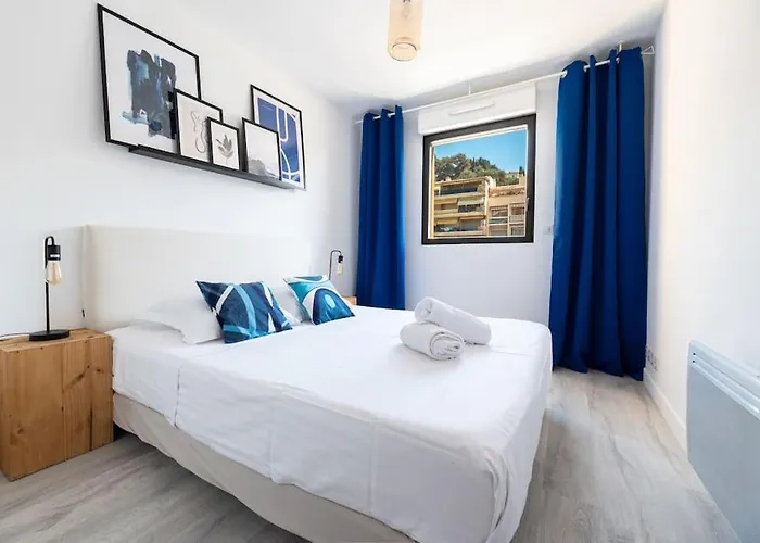 Cosy Au Centre De Μεντόν